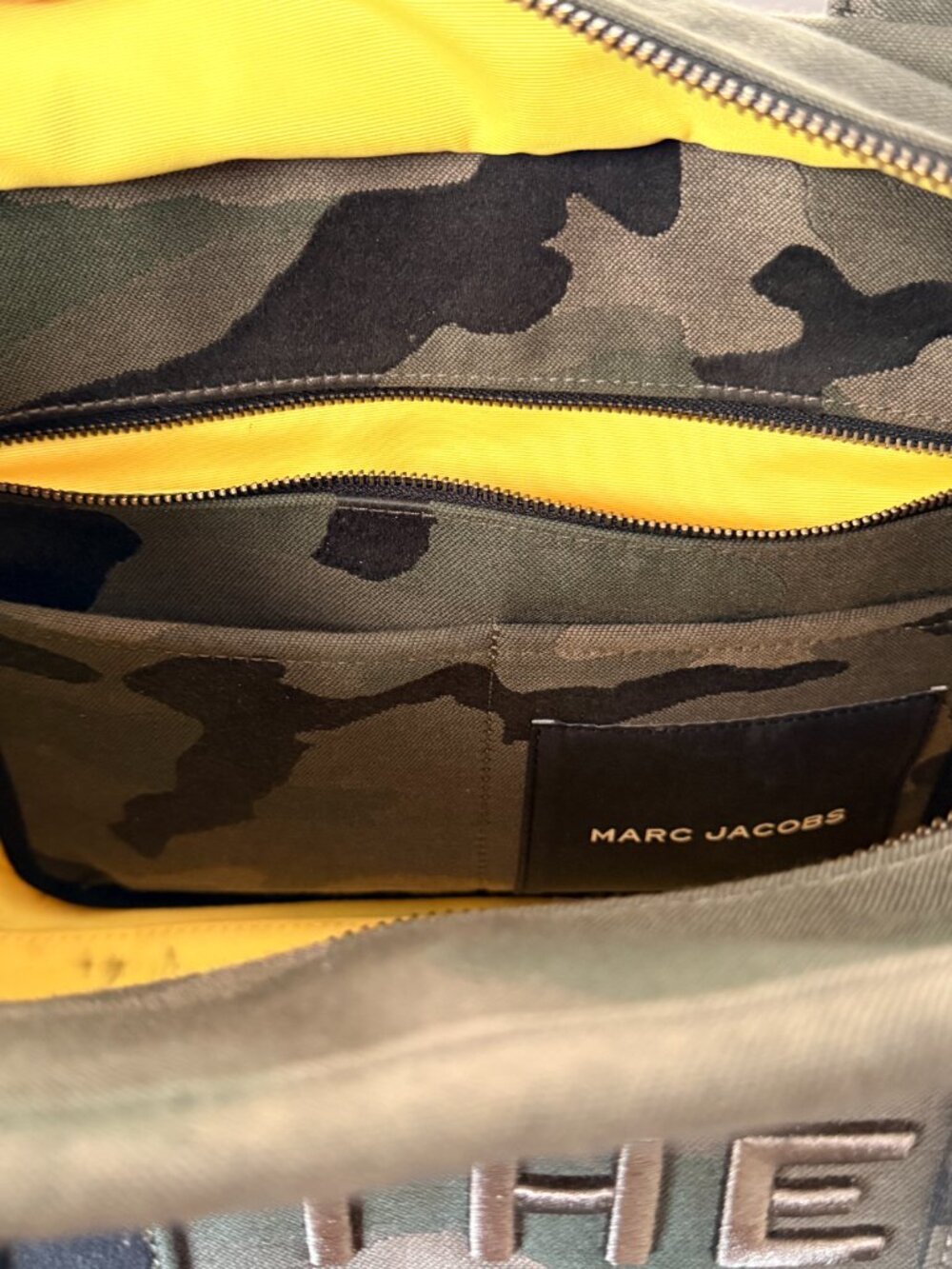 RARE! Marc Jacobs Camo Medium Tote Bag | Loved & Used | Strap + Dust Bag! - Picture 5 of 7